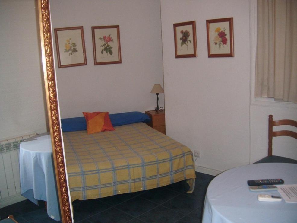 Puerta Del Sol Rooms Madrid Værelse billede