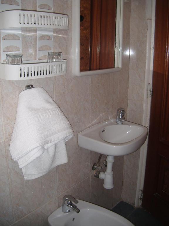 Puerta Del Sol Rooms Madrid Værelse billede